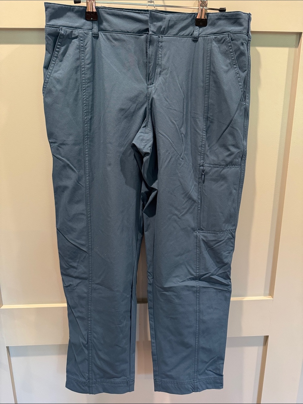 Kirkland Signature Slate Blue Capris with Utility Pockets